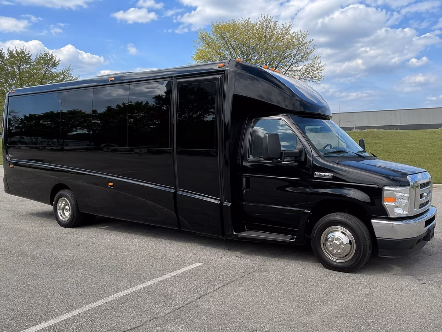 Orlando Airport Shuttle & Transportation party bus exterior