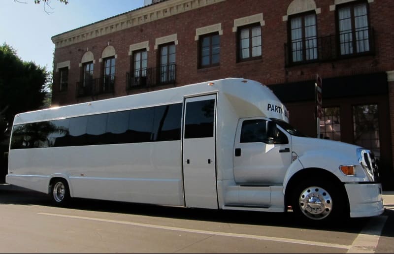 Hollywood 30 Passenger Party Bus White